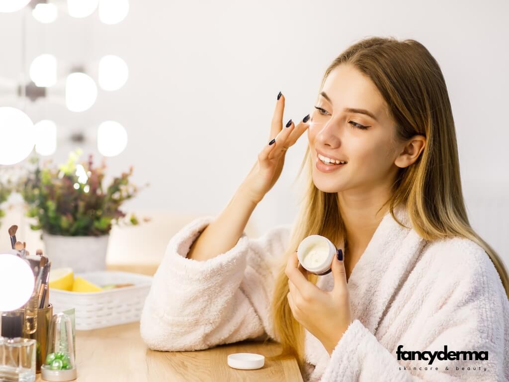 Các bước dưỡng da ban đêm - Hướng dẫn chi tiết 7 bước chăm sóc da khỏe đẹp 8 Kem dưỡng ẩm ban đêm khóa ẩm cho làn da mịn màng