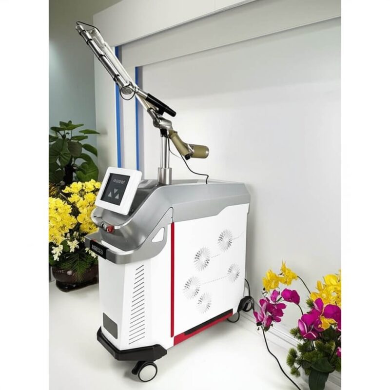 Công Nghệ Laser Trị Nám - Ưu Điểm, 6 Rủi Ro và Cách Tối Ưu 1 Máy picosecond laser trị nám chân sâu