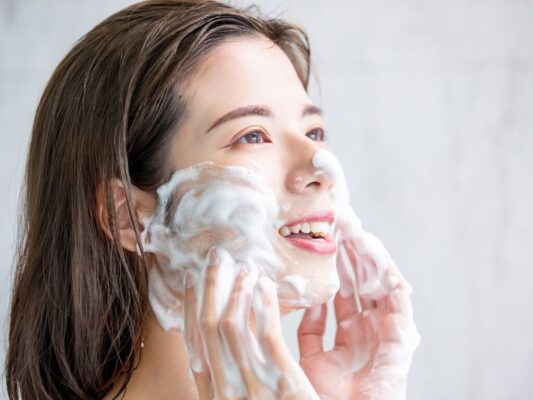 Vệ sinh da đúng cách để ngăn ngừa mụn